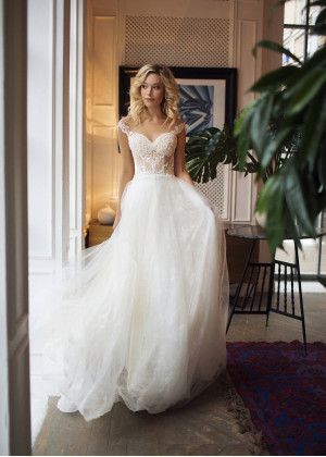 Boho Beaded Ivory Lace Tulle Sheer Pearl Buttons Back Wedding Dress